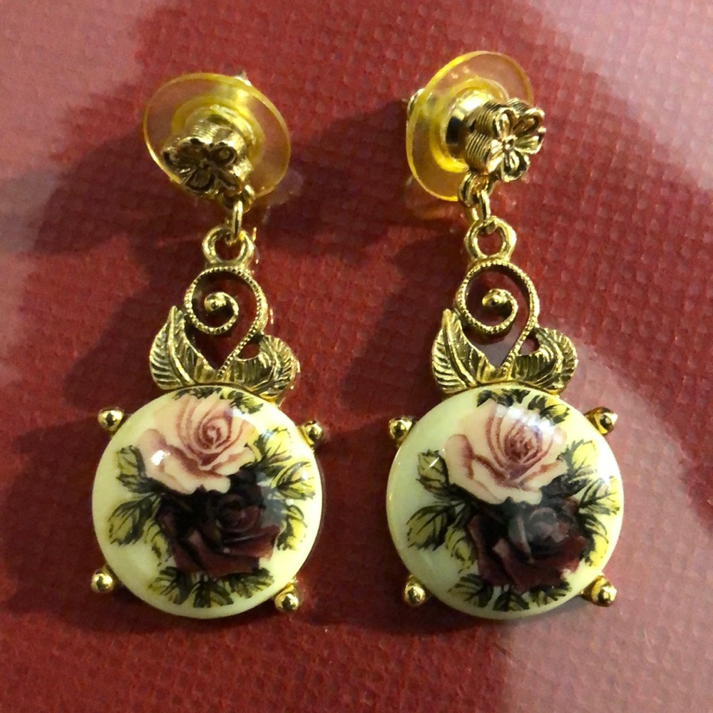 PIERCED EARRING